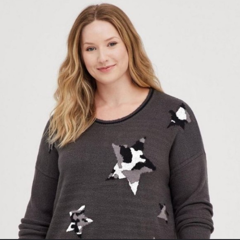 Gray Star Pattern Sweater - image 1